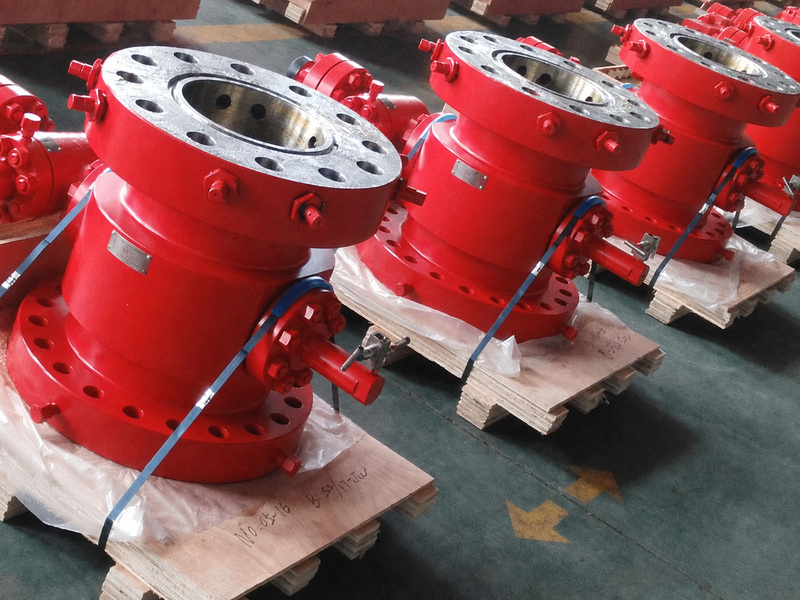 Multiple casing head spools prepared on transport pallets