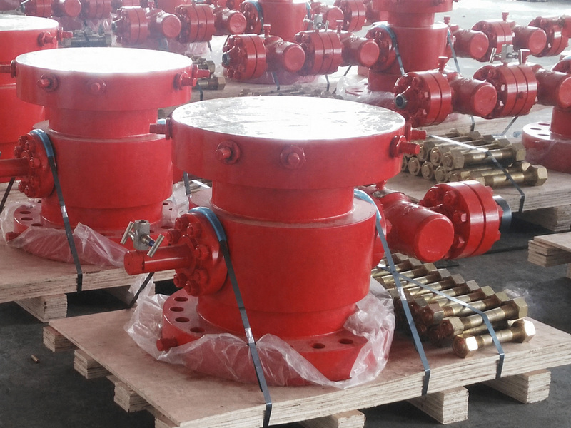 Casing head spools with protected flange faces and supplied bolting